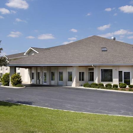 Lakewood Inn & Suites Dowagiac Buitenkant foto