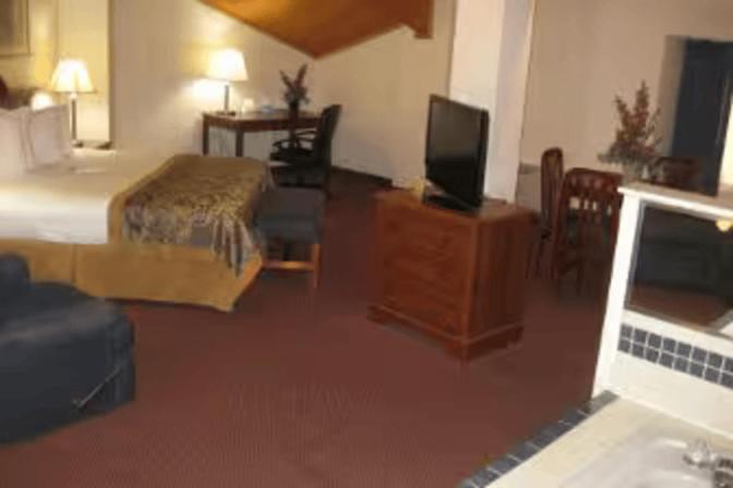 Lakewood Inn & Suites Dowagiac Buitenkant foto
